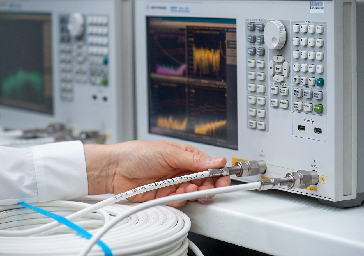 Placing a cable in an electrical device